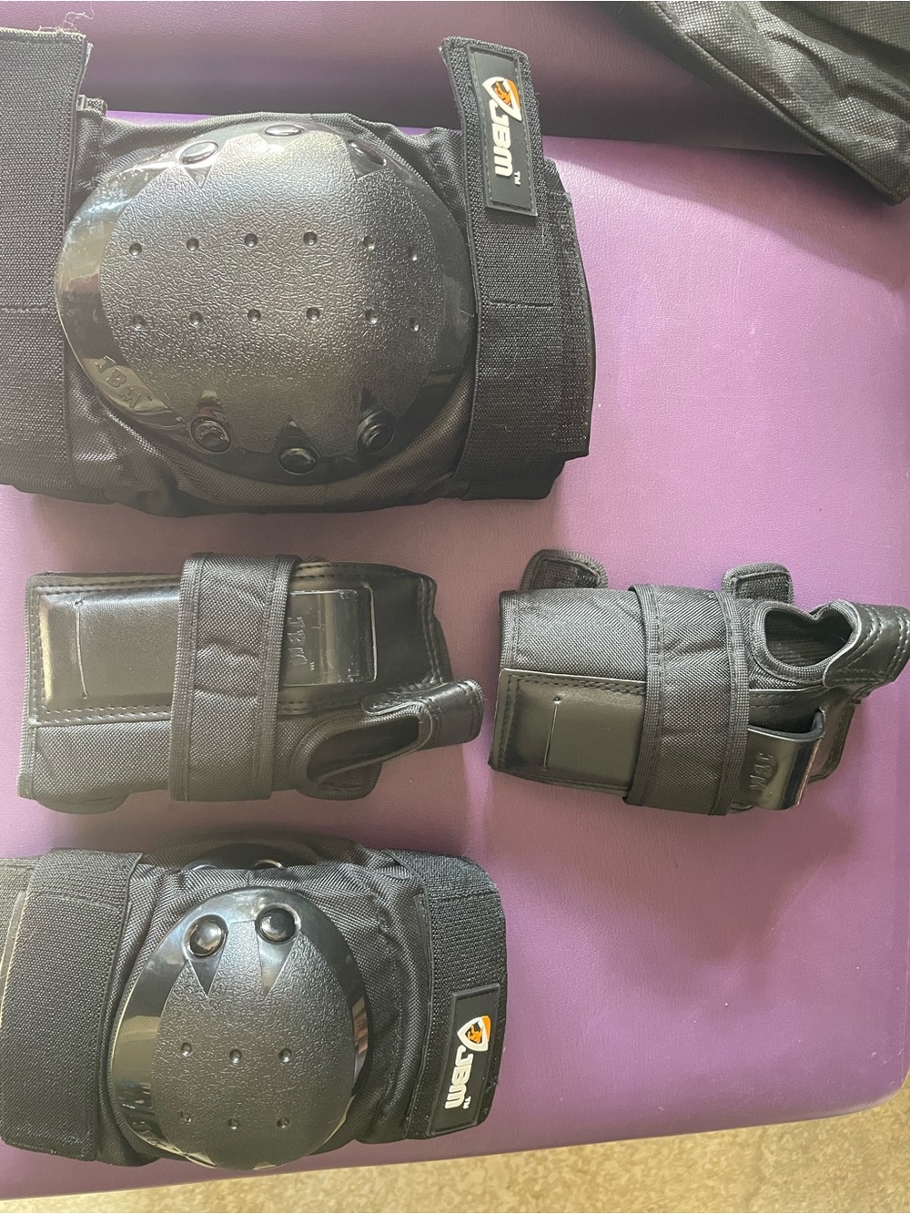 Adult Black Protective Knee, Elbow and Wrist Support Set - Picture 9 of 10